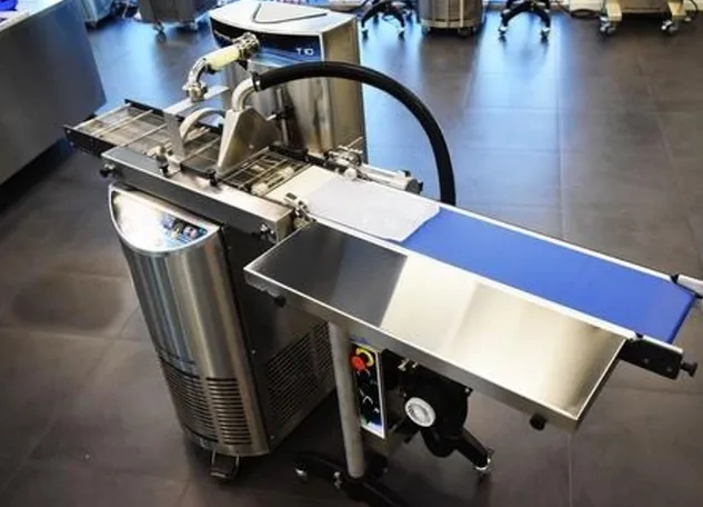 Pomati Tilting Enrobing Belt